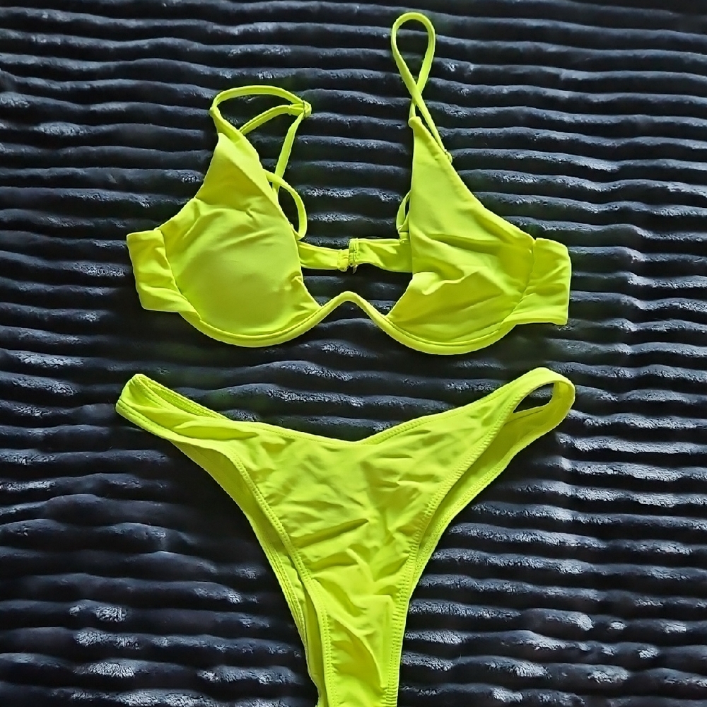 Cupshe Vibrant Lime Bikini Set